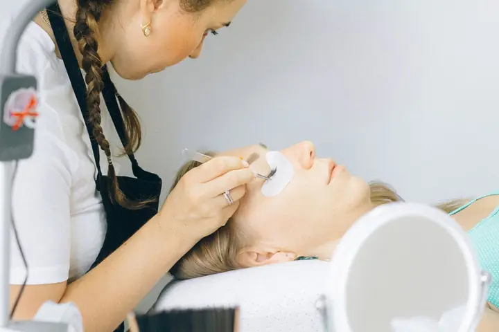 Sala privativa do atelier durante um atendimento